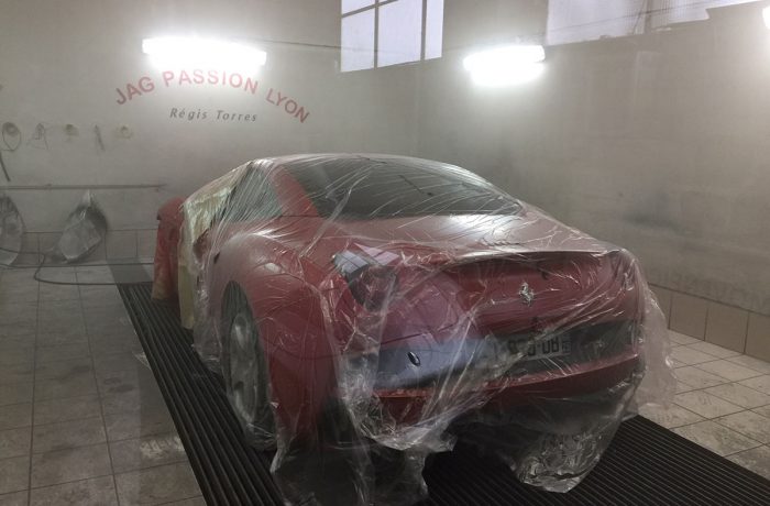 C7 – Ferrari California – Prête à peindre